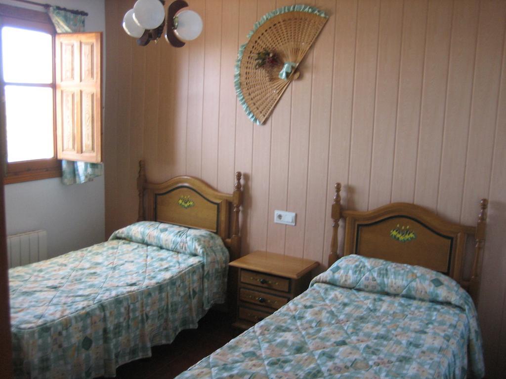 Alojamiento Rural Mirador Del Avellano Alpujarra De La Sierra Δωμάτιο φωτογραφία